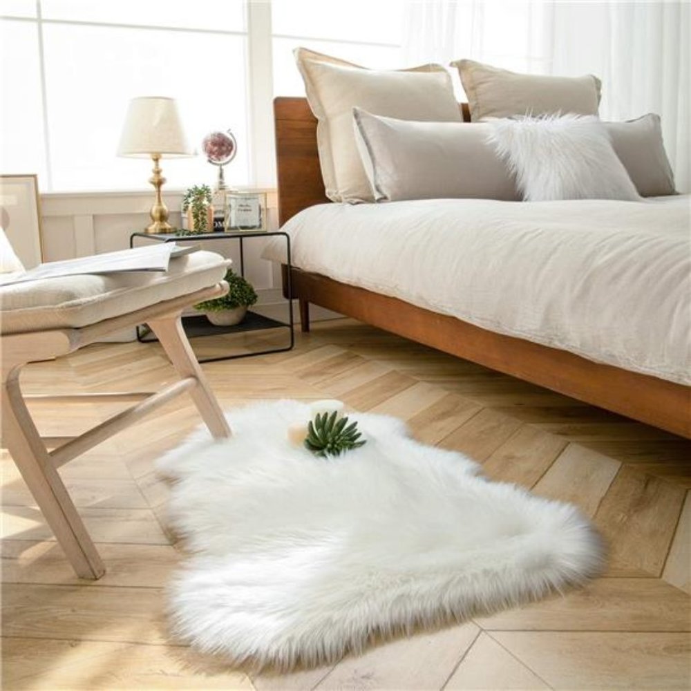 Faux Fur Rug,White Small Area Rugs,Fluffy Sheepskin Fur Rug,Ultra Soft 2x3Ft Rug - Picture 5 of 7
